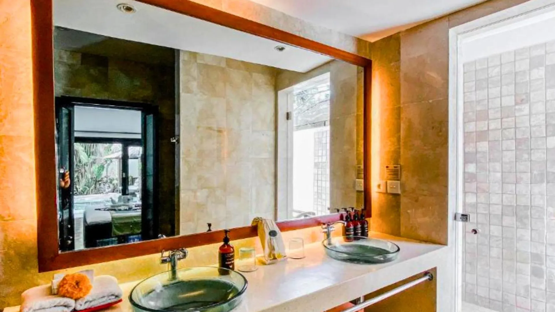 Chandani 3 Bedroom Private Pool Villa Zn146 Ujung 0*,  Indonesien